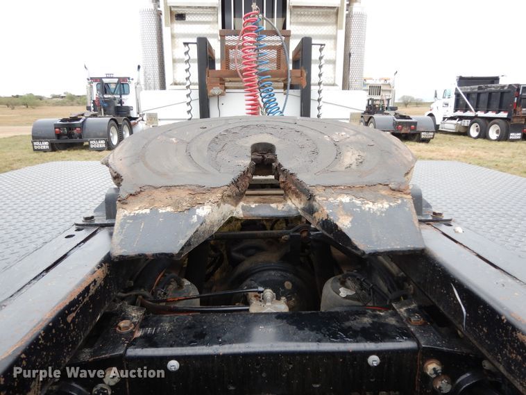 image for item DJ7471 2000 Peterbilt 378  semi truck