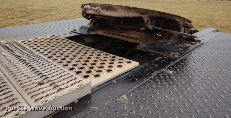 image for item DJ7471 2000 Peterbilt 378  semi truck