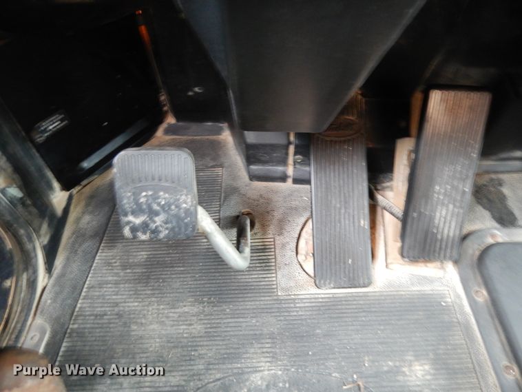 image for item DJ7471 2000 Peterbilt 378  semi truck