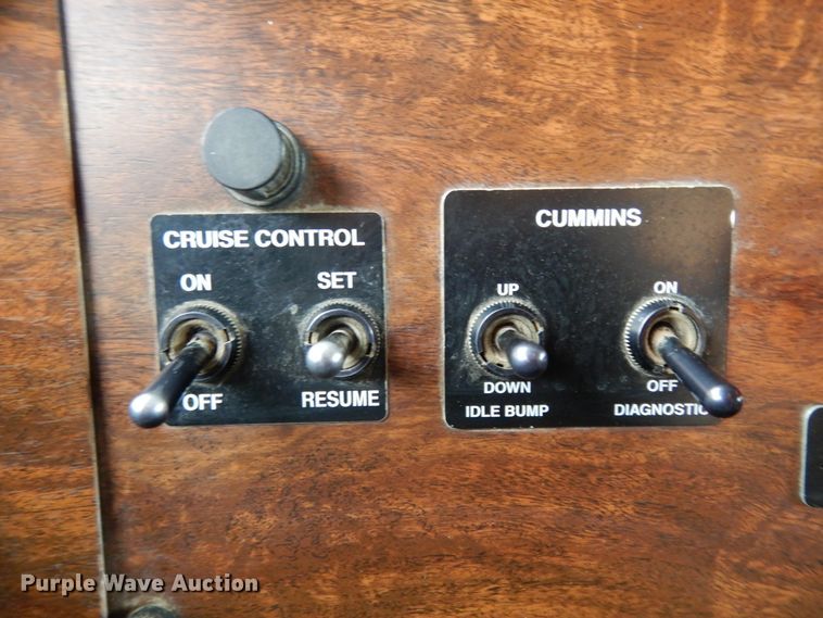 image for item DJ7471 2000 Peterbilt 378  semi truck