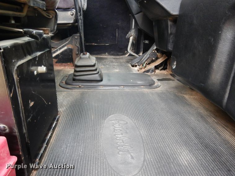 image for item DJ7471 2000 Peterbilt 378  semi truck