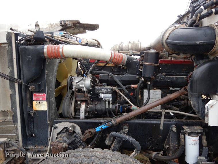 image for item DJ7471 2000 Peterbilt 378  semi truck