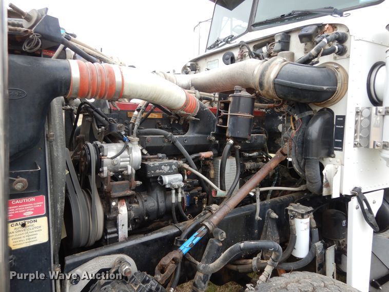 image for item DJ7471 2000 Peterbilt 378  semi truck