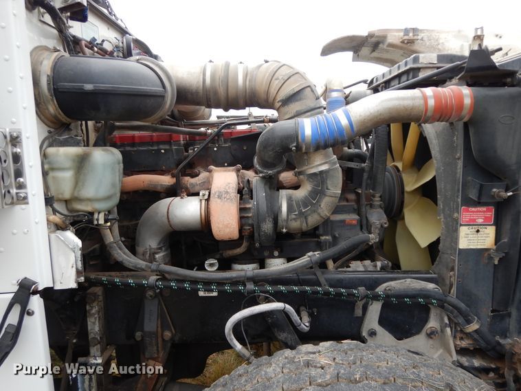 image for item DJ7471 2000 Peterbilt 378  semi truck