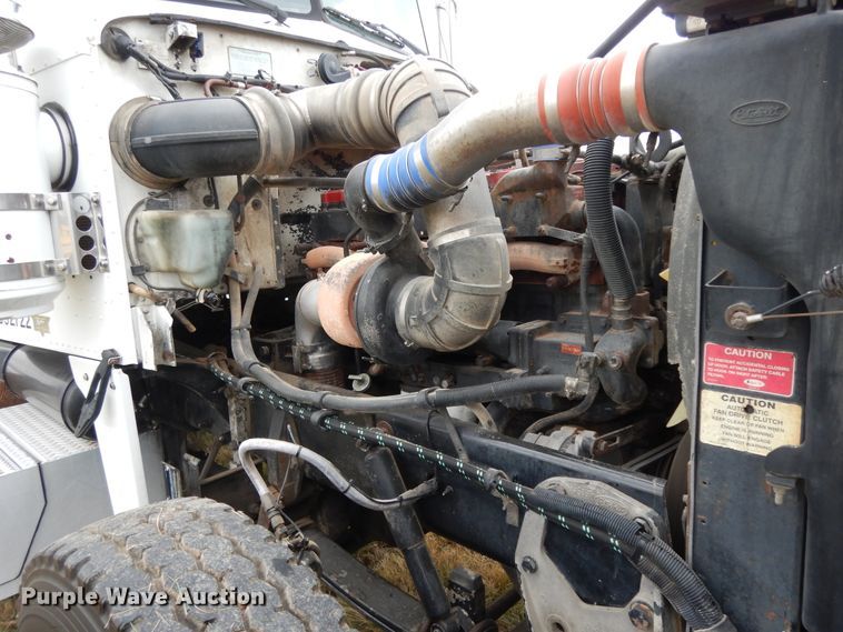 image for item DJ7471 2000 Peterbilt 378  semi truck