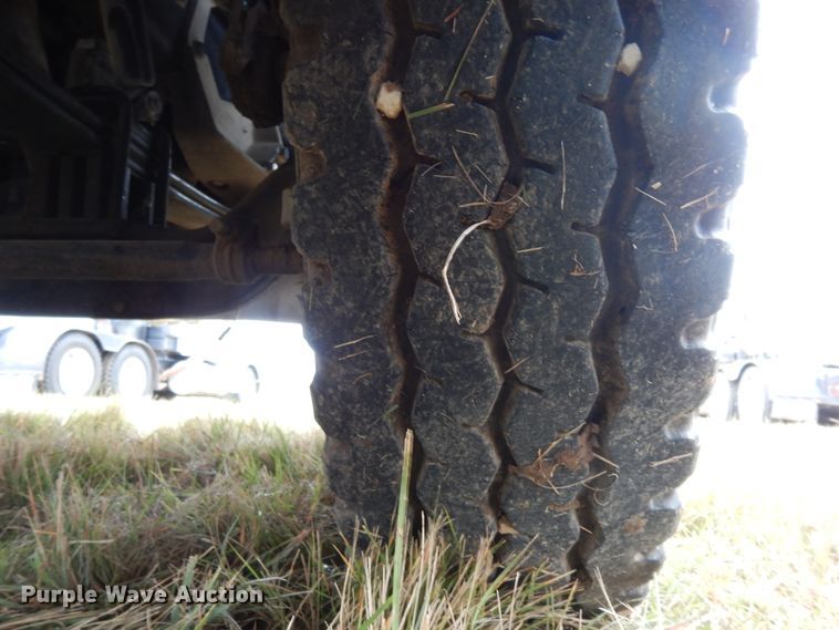 image for item DJ7471 2000 Peterbilt 378  semi truck