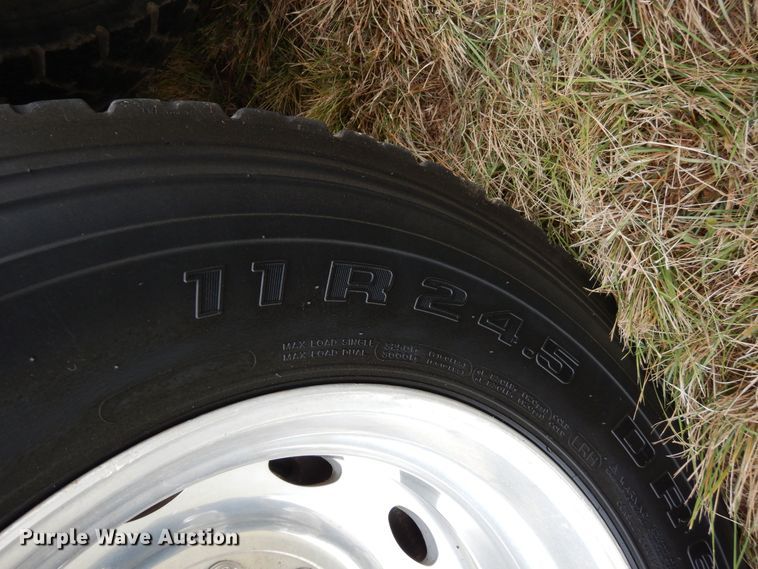 image for item DJ7471 2000 Peterbilt 378  semi truck