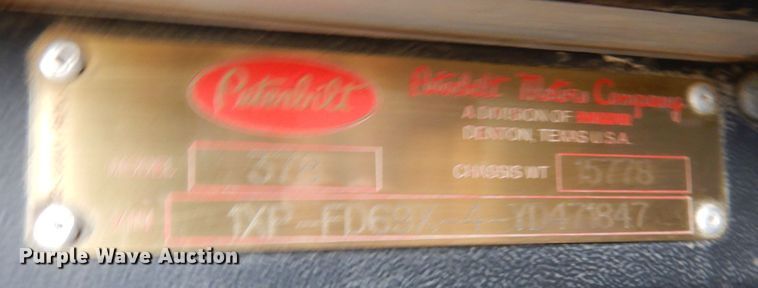 image for item DJ7471 2000 Peterbilt 378  semi truck