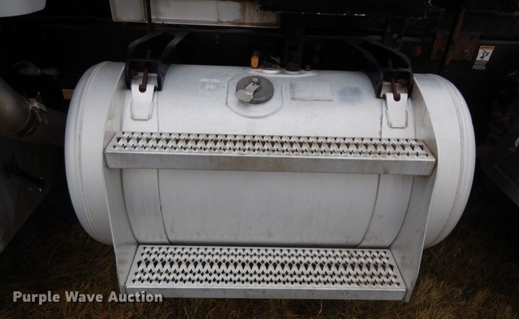 image for item DJ7472 1998 Peterbilt 378  semi truck