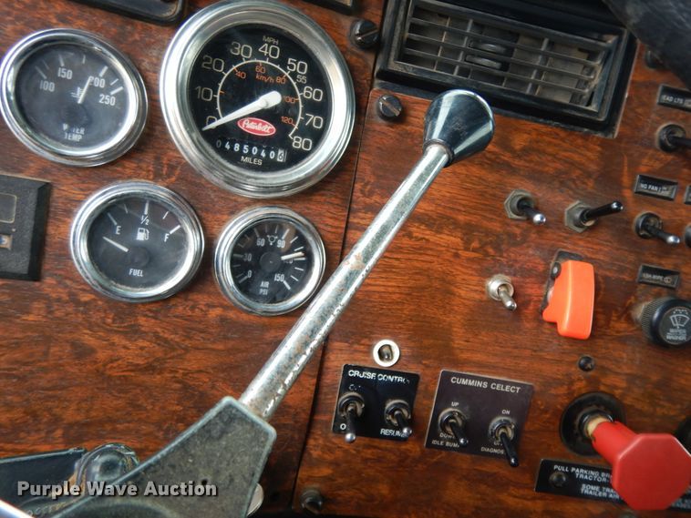 image for item DJ7472 1998 Peterbilt 378  semi truck