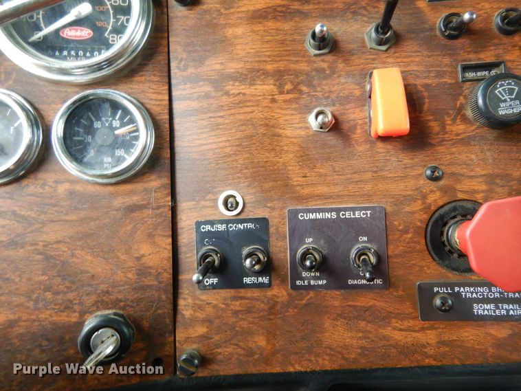 image for item DJ7472 1998 Peterbilt 378  semi truck