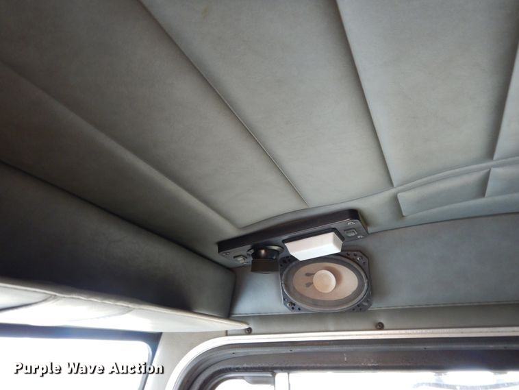 image for item DJ7472 1998 Peterbilt 378  semi truck