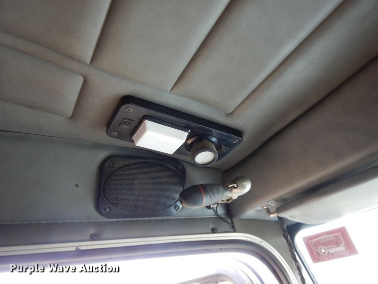 image for item DJ7472 1998 Peterbilt 378  semi truck