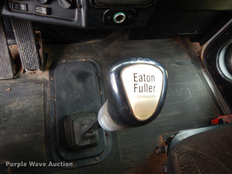 image for item DJ7472 1998 Peterbilt 378  semi truck