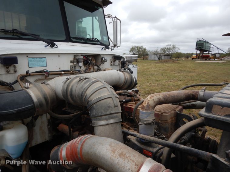 image for item DJ7472 1998 Peterbilt 378  semi truck