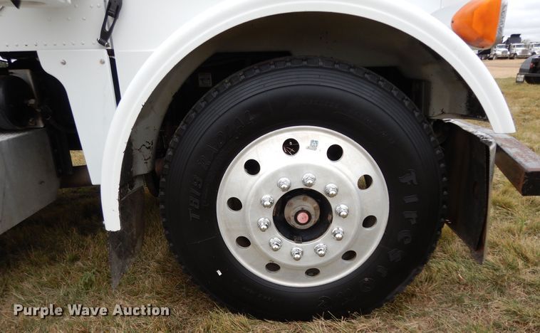 image for item DJ7472 1998 Peterbilt 378  semi truck