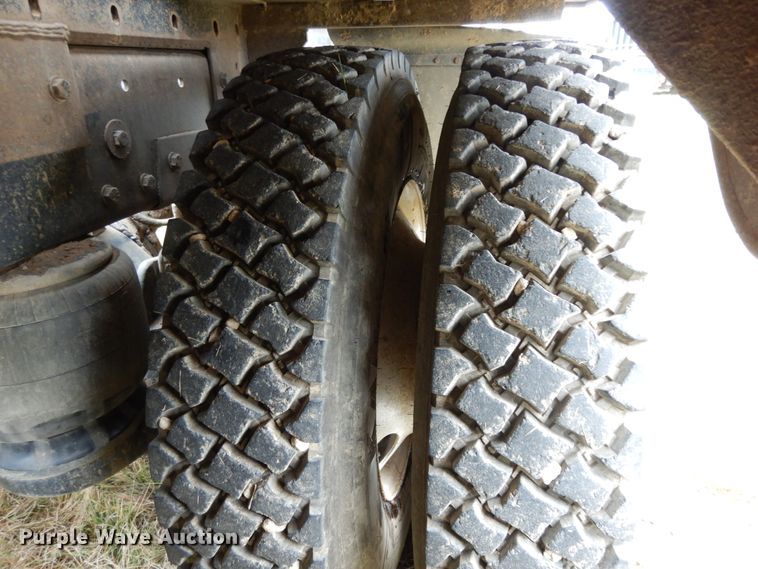 image for item DJ7472 1998 Peterbilt 378  semi truck