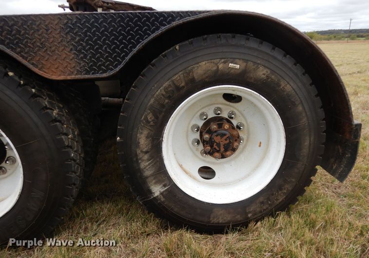 image for item DJ7472 1998 Peterbilt 378  semi truck