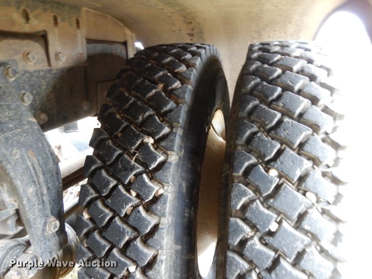 image for item DJ7472 1998 Peterbilt 378  semi truck