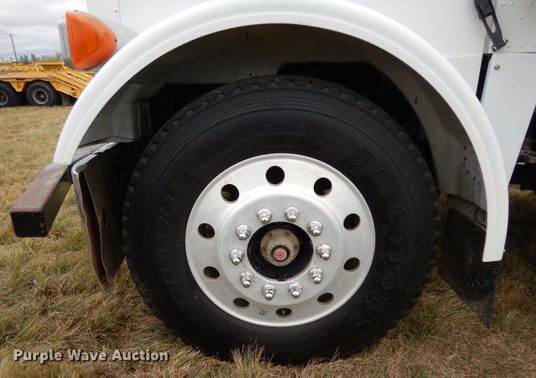 image for item DJ7472 1998 Peterbilt 378  semi truck