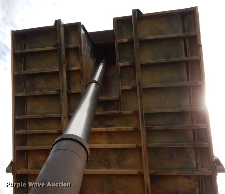 image for item DJ7473 1995 Freightliner FLD  dump truck