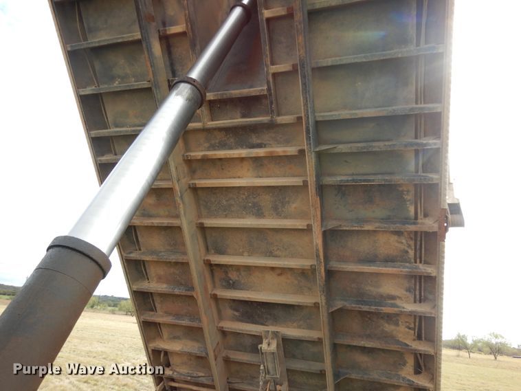 image for item DJ7473 1995 Freightliner FLD  dump truck