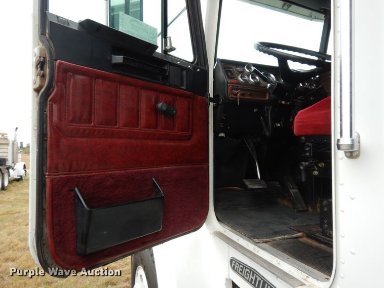 image for item DJ7473 1995 Freightliner FLD  dump truck