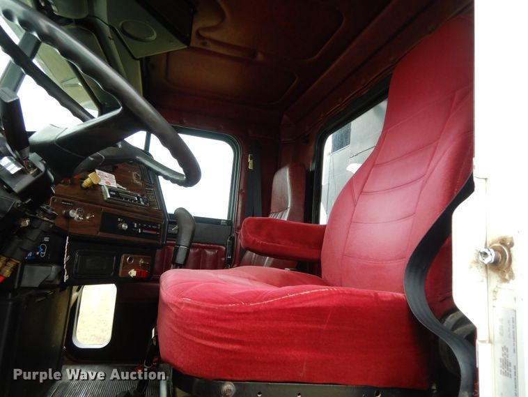 image for item DJ7473 1995 Freightliner FLD  dump truck