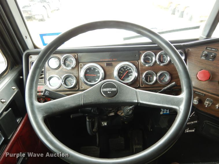 image for item DJ7473 1995 Freightliner FLD  dump truck