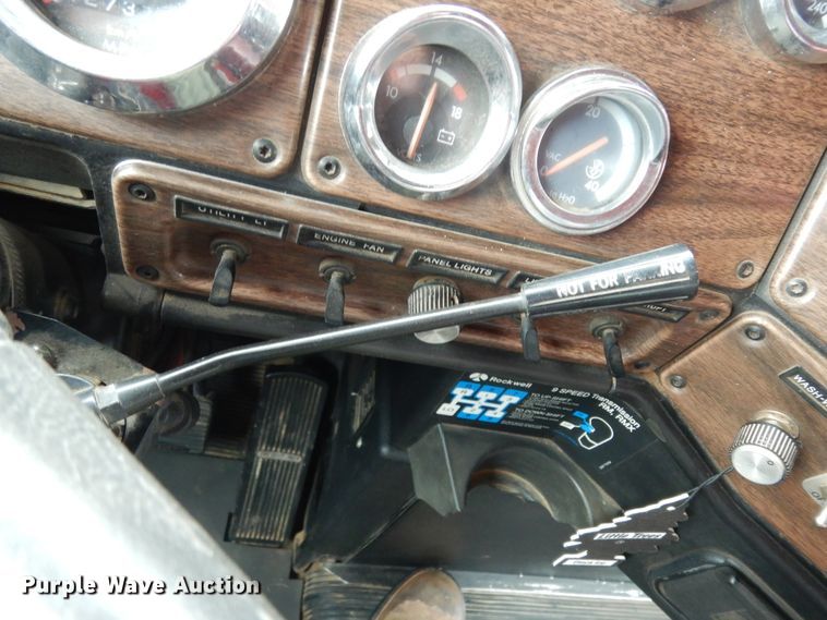 image for item DJ7473 1995 Freightliner FLD  dump truck