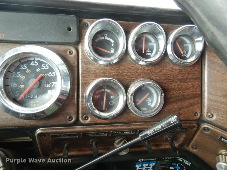 image for item DJ7473 1995 Freightliner FLD  dump truck