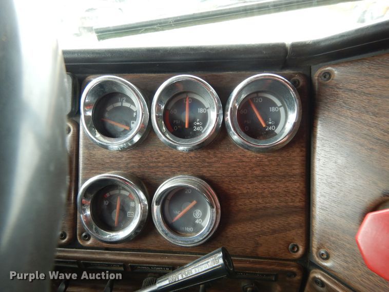 image for item DJ7473 1995 Freightliner FLD  dump truck