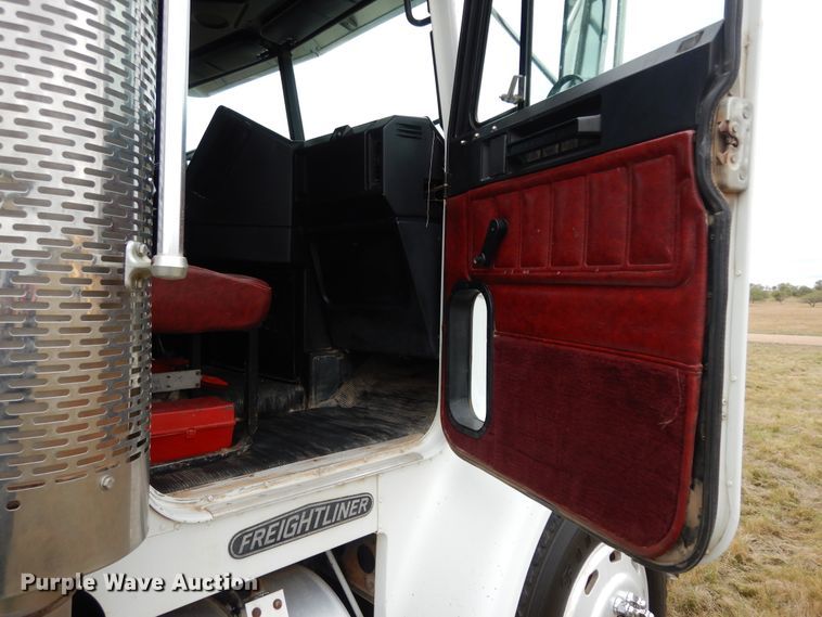 image for item DJ7473 1995 Freightliner FLD  dump truck