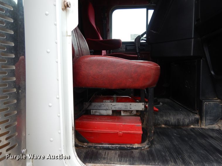 image for item DJ7473 1995 Freightliner FLD  dump truck