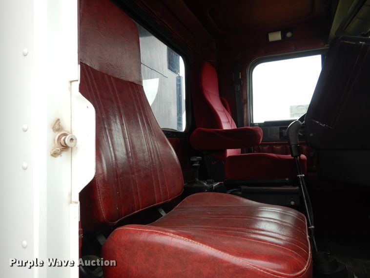 image for item DJ7473 1995 Freightliner FLD  dump truck