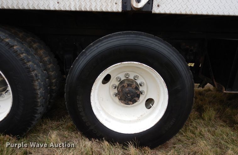 image for item DJ7473 1995 Freightliner FLD  dump truck