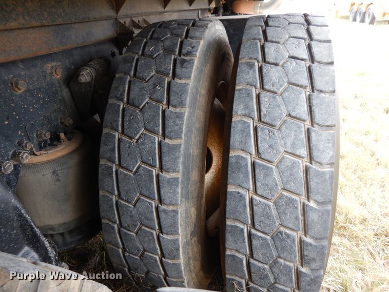 image for item DJ7473 1995 Freightliner FLD  dump truck