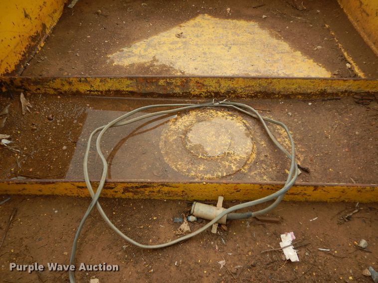 image for item DJ7475 1997 Atoka Welding & Fabrication LB  drop deck equipment trailer