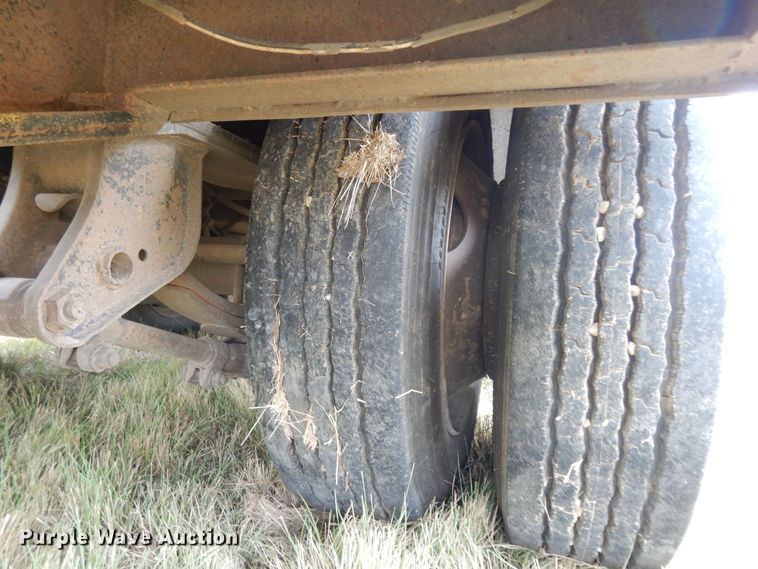 image for item DJ7475 1997 Atoka Welding & Fabrication LB  drop deck equipment trailer