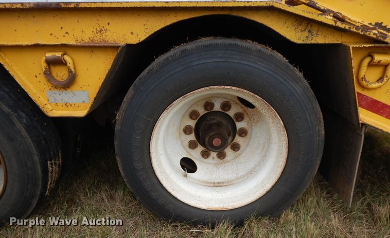 image for item DJ7475 1997 Atoka Welding & Fabrication LB  drop deck equipment trailer