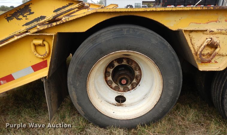 image for item DJ7475 1997 Atoka Welding & Fabrication LB  drop deck equipment trailer