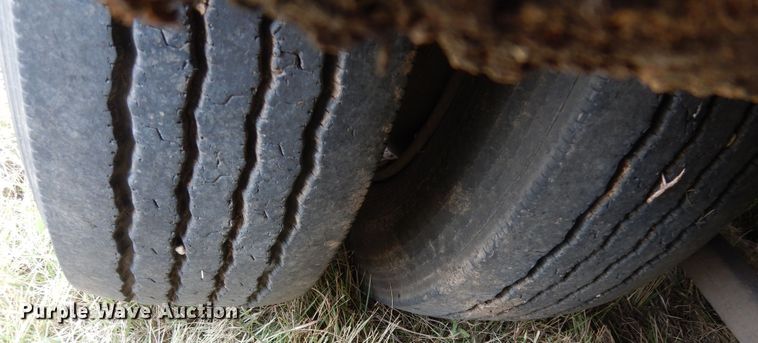 image for item DJ7475 1997 Atoka Welding & Fabrication LB  drop deck equipment trailer