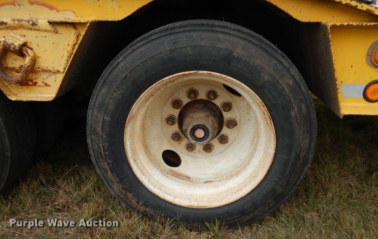 image for item DJ7475 1997 Atoka Welding & Fabrication LB  drop deck equipment trailer