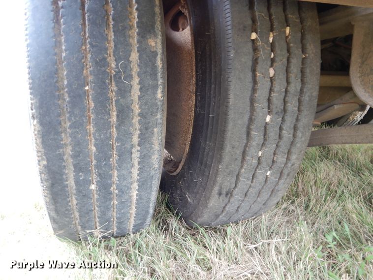 image for item DJ7475 1997 Atoka Welding & Fabrication LB  drop deck equipment trailer