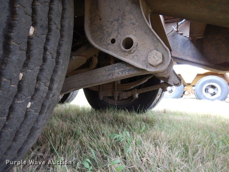 image for item DJ7475 1997 Atoka Welding & Fabrication LB  drop deck equipment trailer