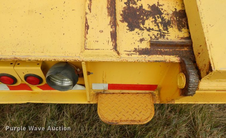 image for item DJ7477 1982 Nuttall 225-E  equipment trailer