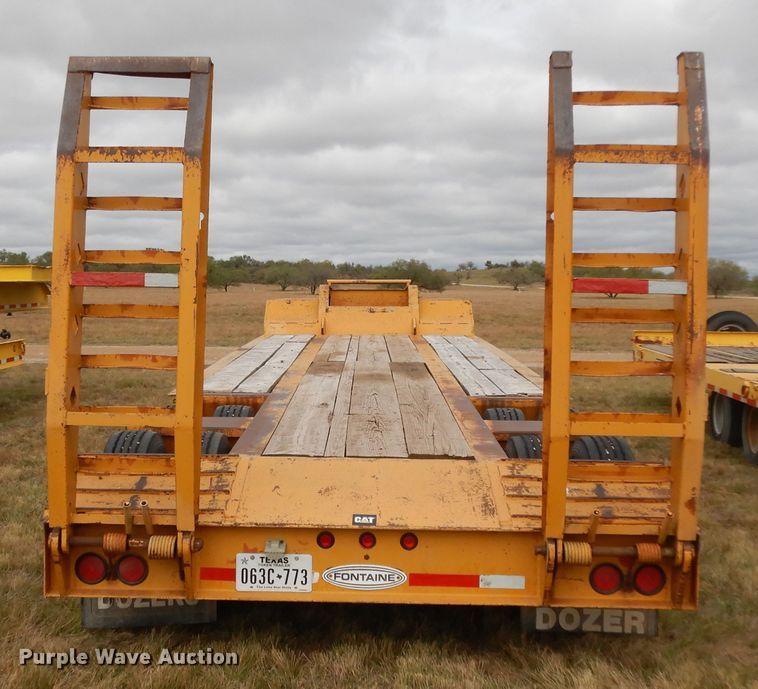 image for item DJ7479 2000 Fontaine FLT-7-35HBTW  drop deck equipment trailer