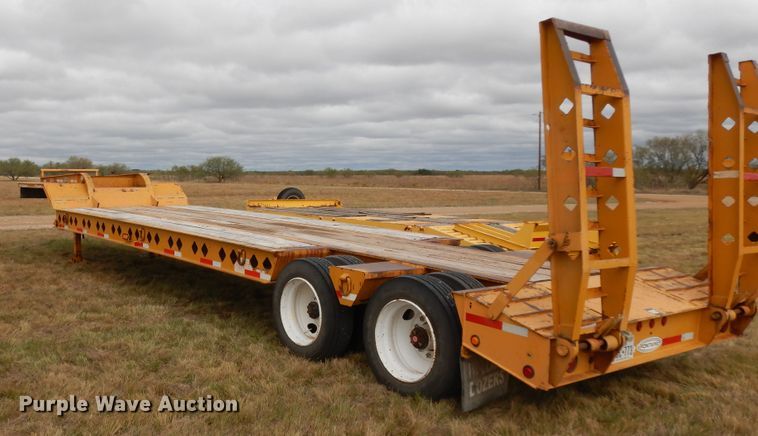 image for item DJ7479 2000 Fontaine FLT-7-35HBTW  drop deck equipment trailer