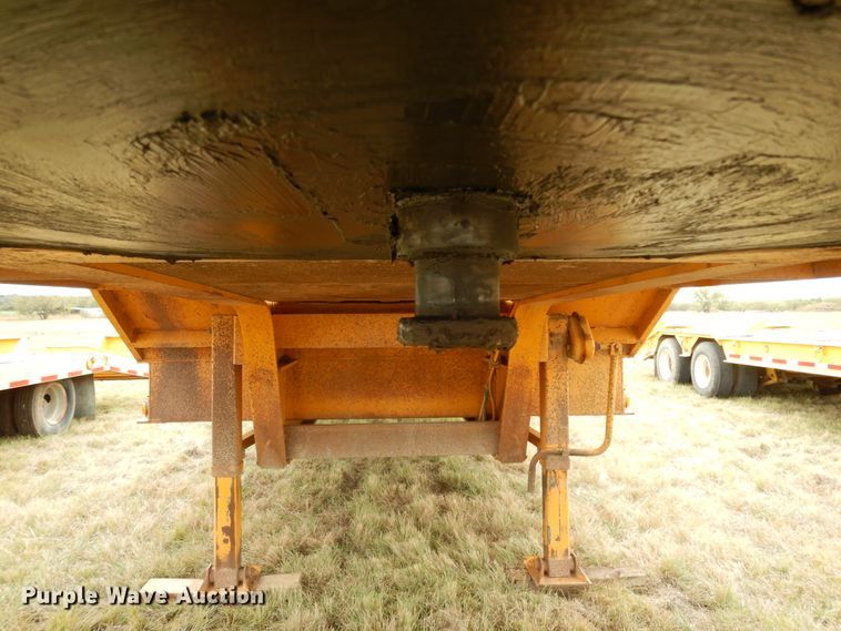 image for item DJ7479 2000 Fontaine FLT-7-35HBTW  drop deck equipment trailer