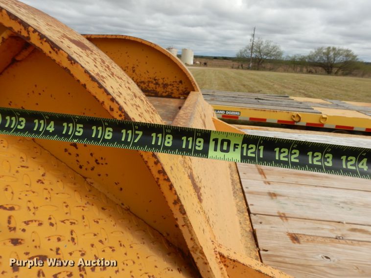 image for item DJ7479 2000 Fontaine FLT-7-35HBTW  drop deck equipment trailer